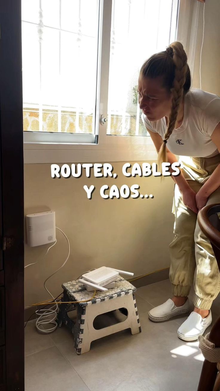Cansado del desorden de cables? Descubre cómo ocultar el rou