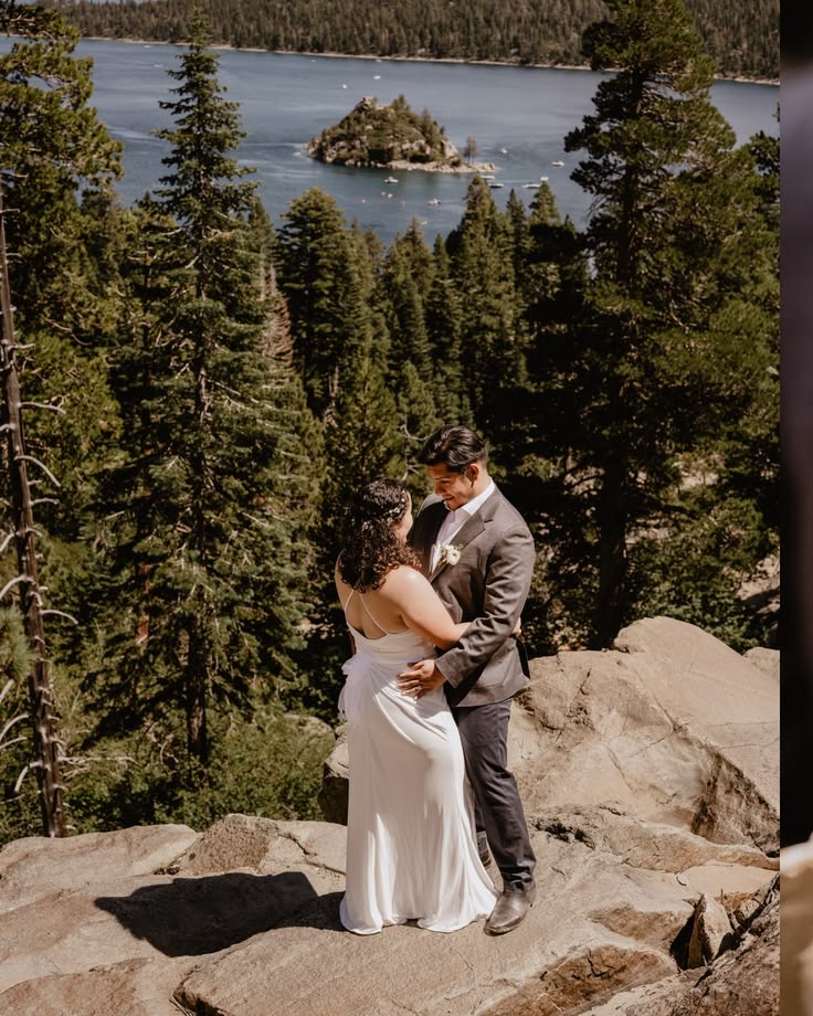 Panoramic blue waters, pine-scented breezes, and views for m