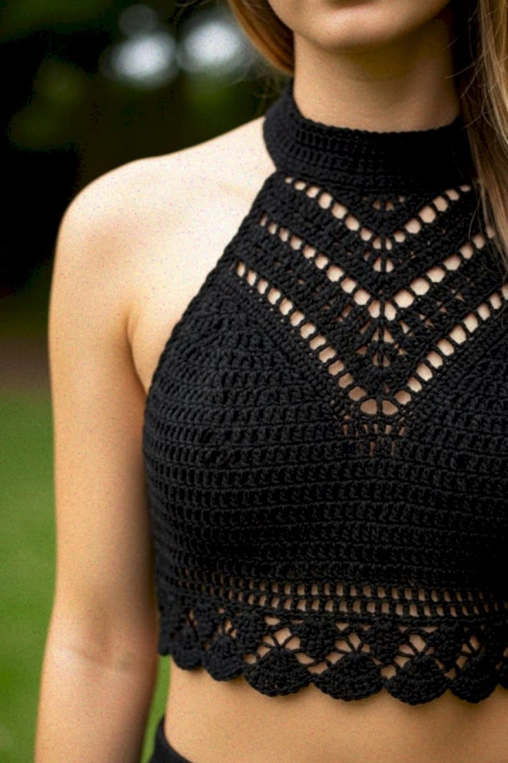 Looking for a stylish summer crochet project? This boho blac