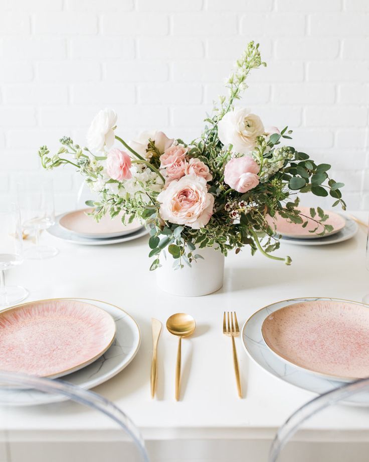Your table will be one of a kind with our floral centerpiece