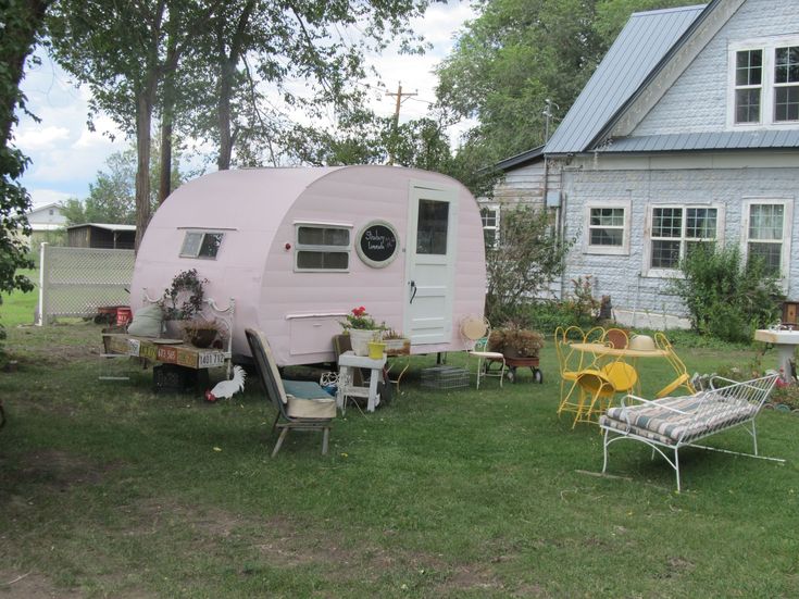 Phenomenal 10 Awesome Vintage Travel Trailers https://camper