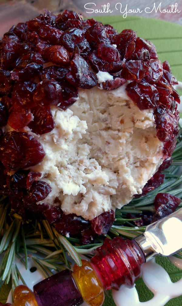 Christmas Cranberry Cheese Ball! A festive cheese ball made 