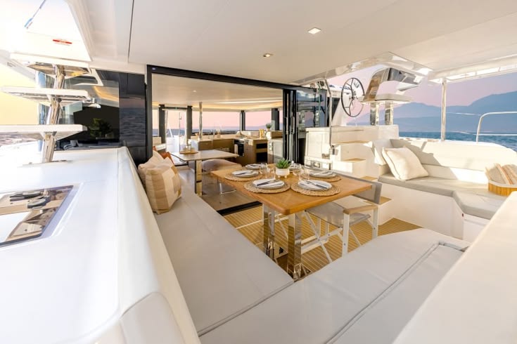 Robertson and Caine's new Leopard 43 brings wave-piercing bo