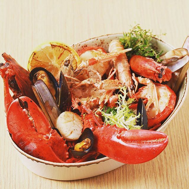 พักสายตาลิ้มลองอาหารทะเลย่าง : กุ้งมังกร กุ้งสเปน กุ้งแลงกูส