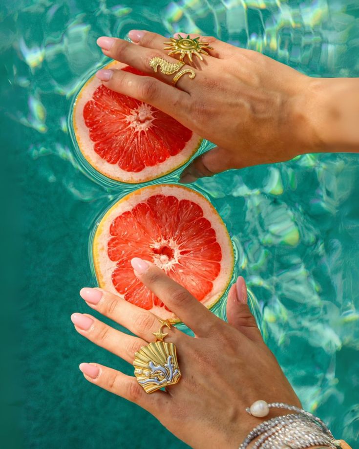Orange you glad your jewelry is this cool? 🍊✨ Agüababe vibes
