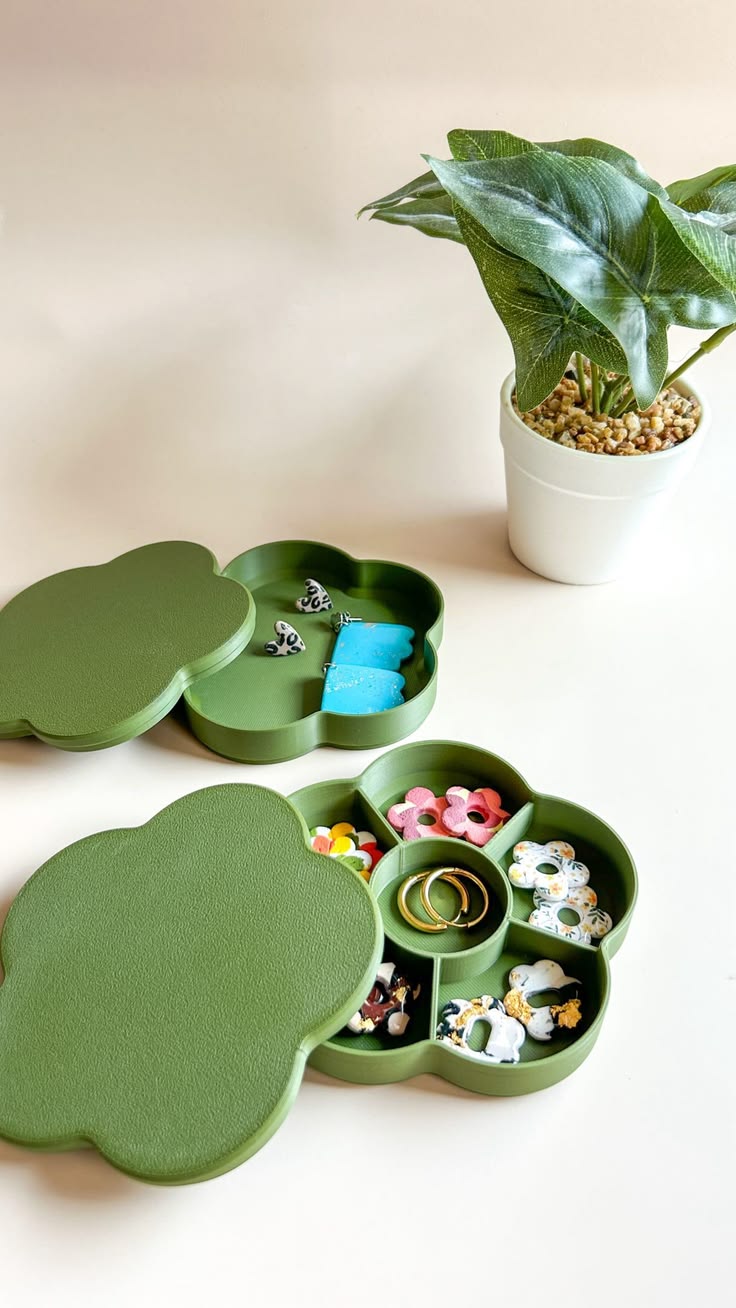 🌸 Une boîte qui s’adapte à vos bijoux, pas l’inverse.

Avec 