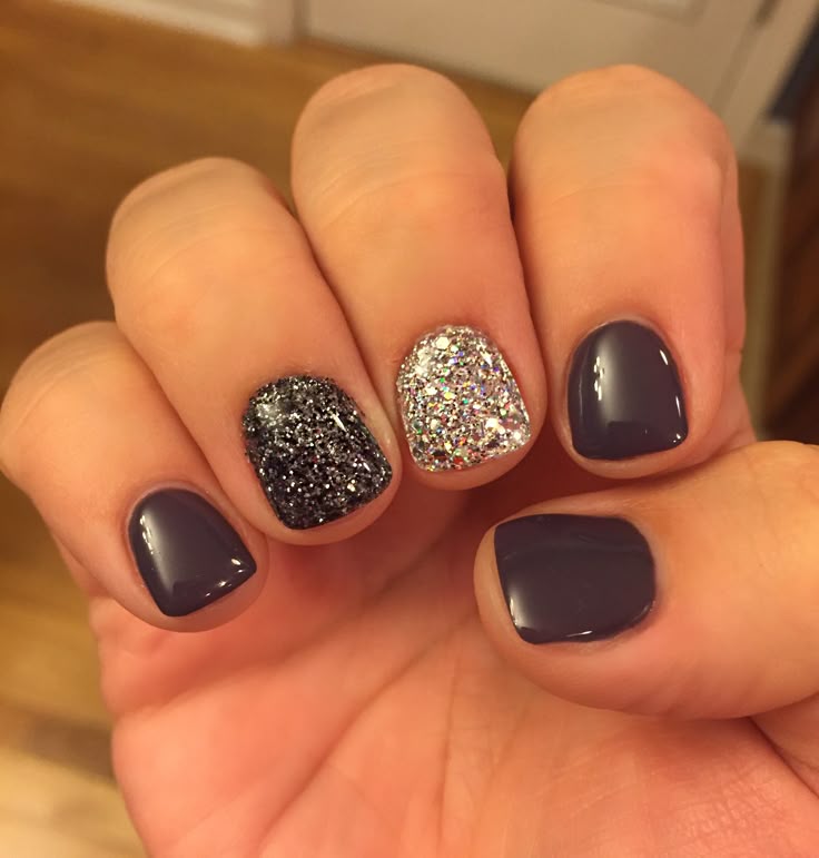 Grey gel glitter accent nail art