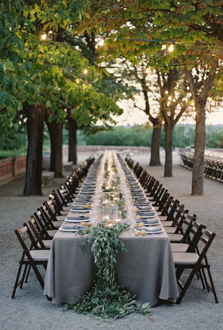Floral designer Joy Thigpen channeled the Barcelona backdrop