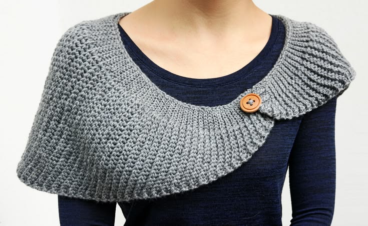 Knit Look Half Moon Crochet Shawl. English and German Pdf Cr