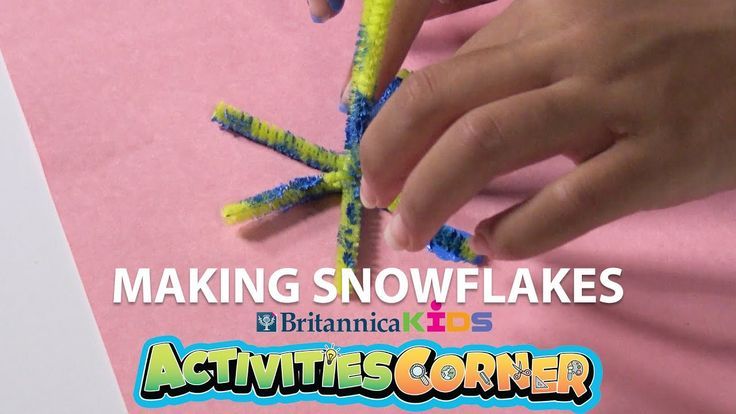 Learn how to make snowflakes using a pipecleaner stamp. #Enc