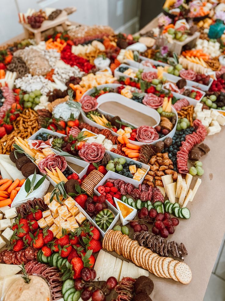 Elevate your dinner party with our sumptuous charcuterie boa