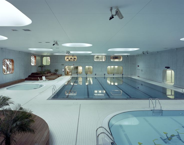 <p>What a gorgeous ‘Feng Shui Swimming Pool’ ! Parisian arch