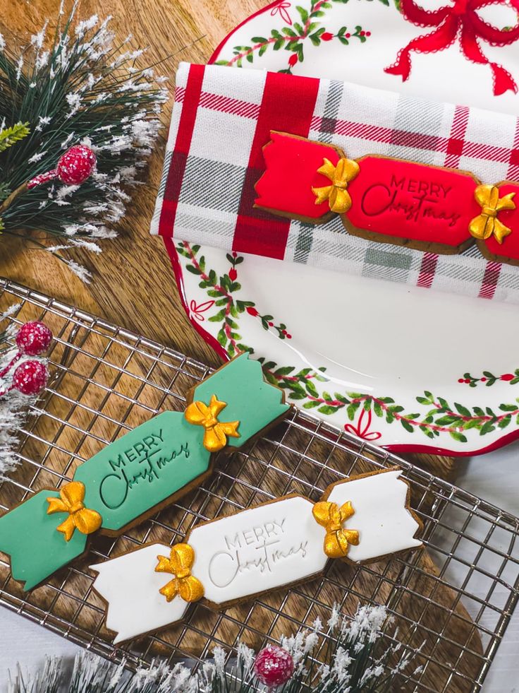 Christmas table styling just got sweeter! 🎄 Our festive ging