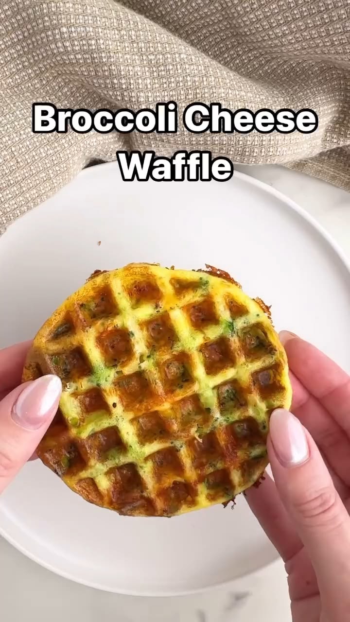 Broccoli Cheese Waffles are the perfect lunch idea! Your tod