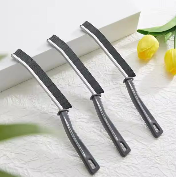 Compact and portable:The gap cleaning brush is compact in si