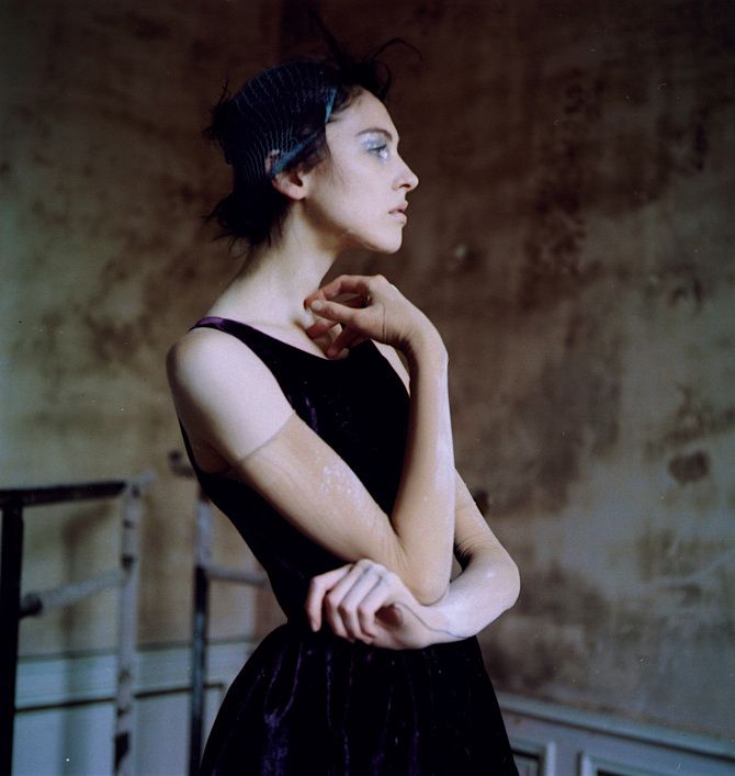 Cygnus - Lida Fox for ODDA Magazine - Styled by Yasmina Bena