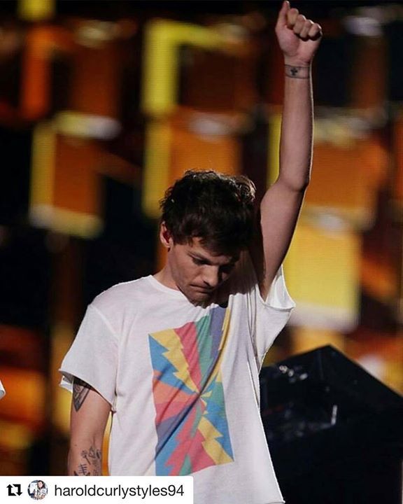 #Repost @haroldcurlystyles94 #proudoflouis http://ift.tt/2gn