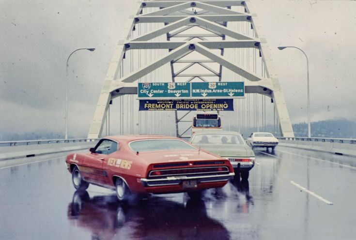 Fremont bridge opening to cars, 1973