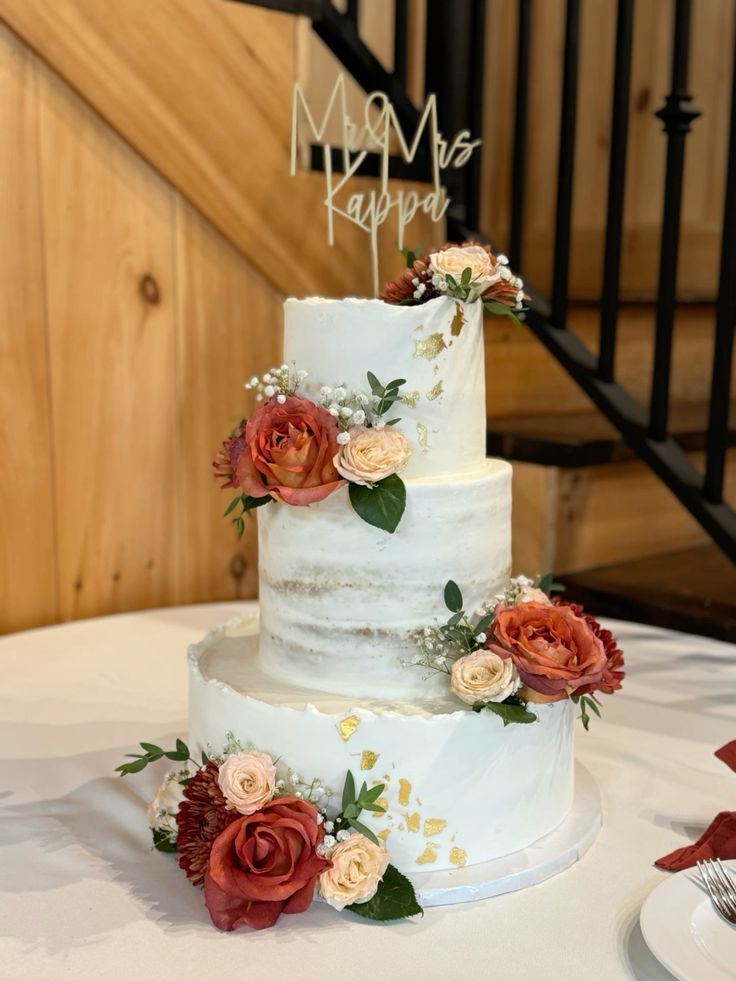 #wedding #fallweddingcake #seminakedcake #buttercreamwedding