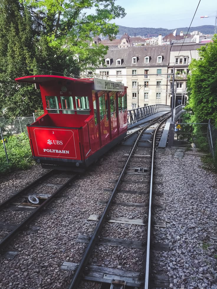 The Perfect Guide to a Day in Zürich, Switzerland Zürich is 
