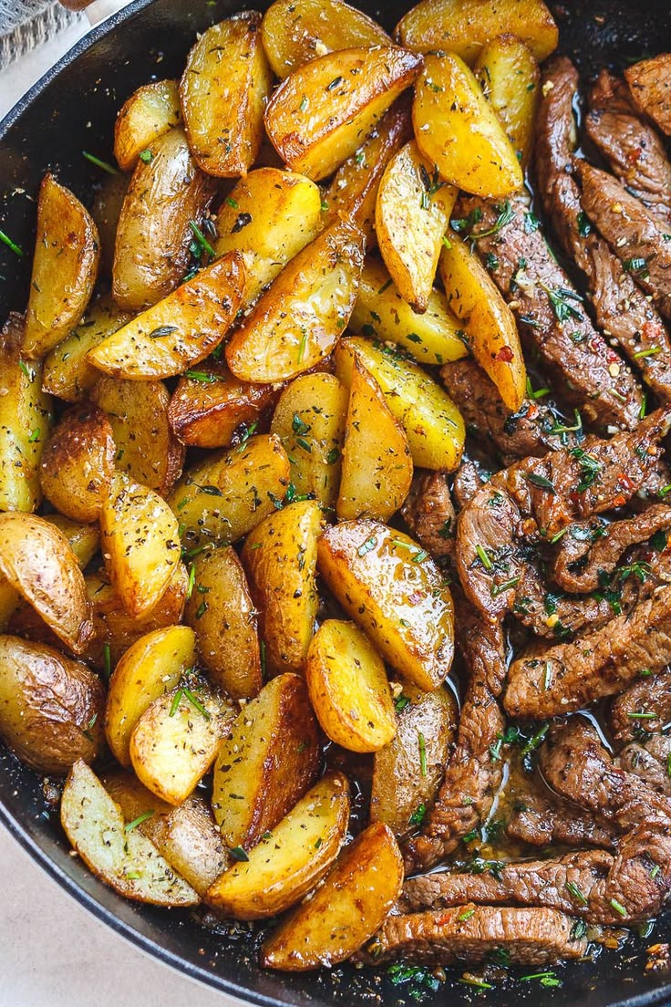 Garlic Butter Steak and Potatoes Skillet - #eatwell101 #reci