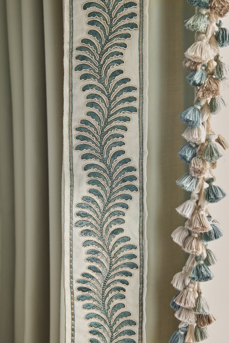 Ideal for edging cushions, drapery and upholstery. Fernelle 