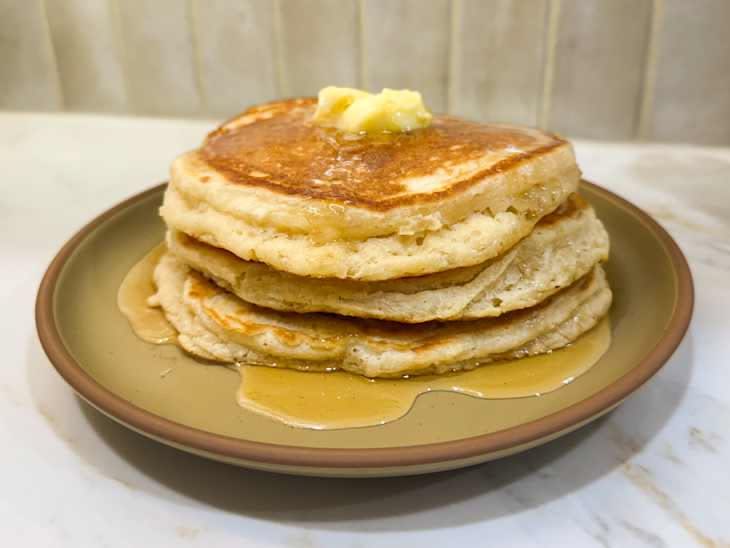 How to Make Fluffy, Crispy Diner-Style Buttermilk Pancakes |