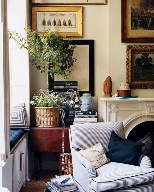 COZY READING CORNER Isn't this delightful? I am mentally pic