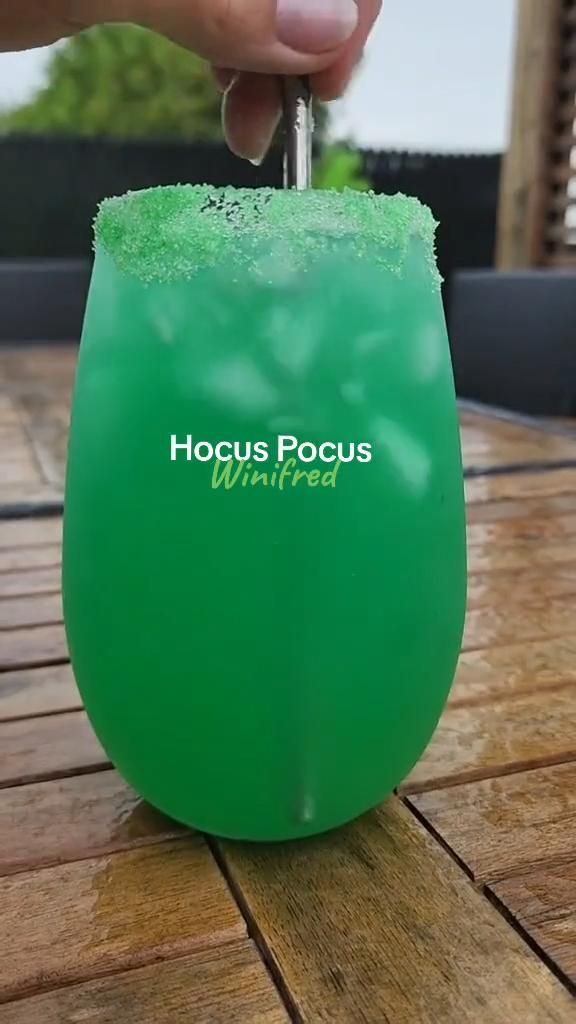 #drink #drinkrecipe #hocuspocus #winifredsanderson #rum #alc