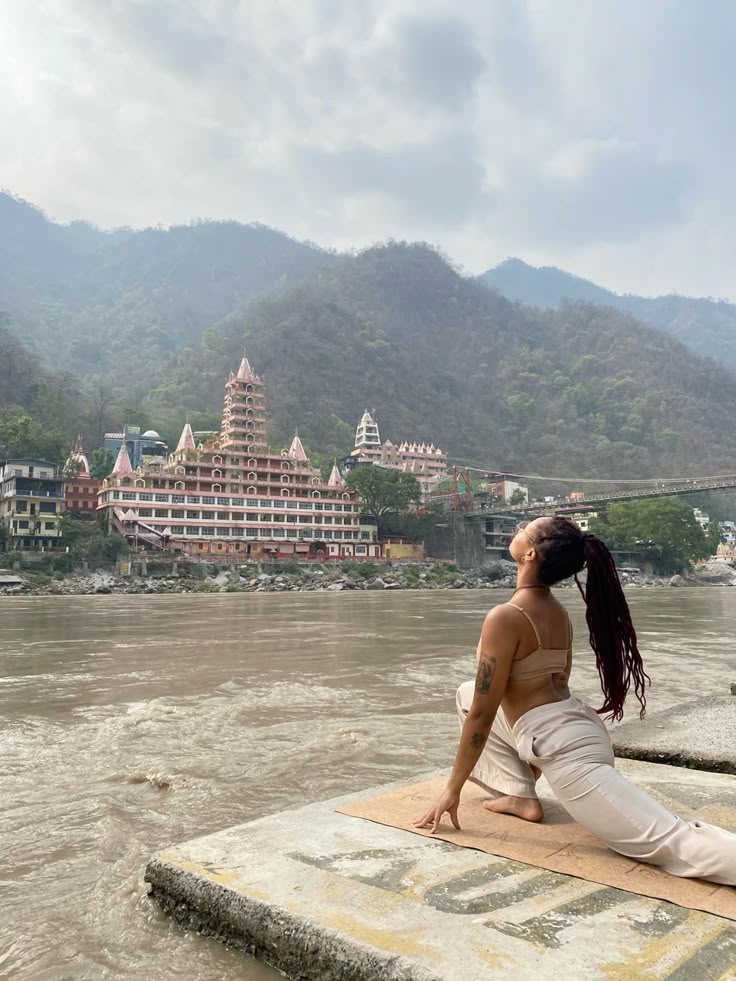#yoga #rishikesh #gangariver #sacredriver #india #ytt #yogat