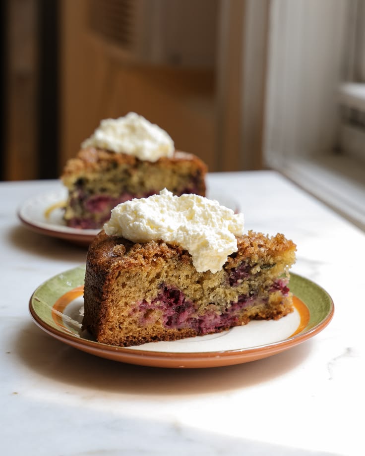 A summer cake in the truest sense: jammy blackberries, brigh