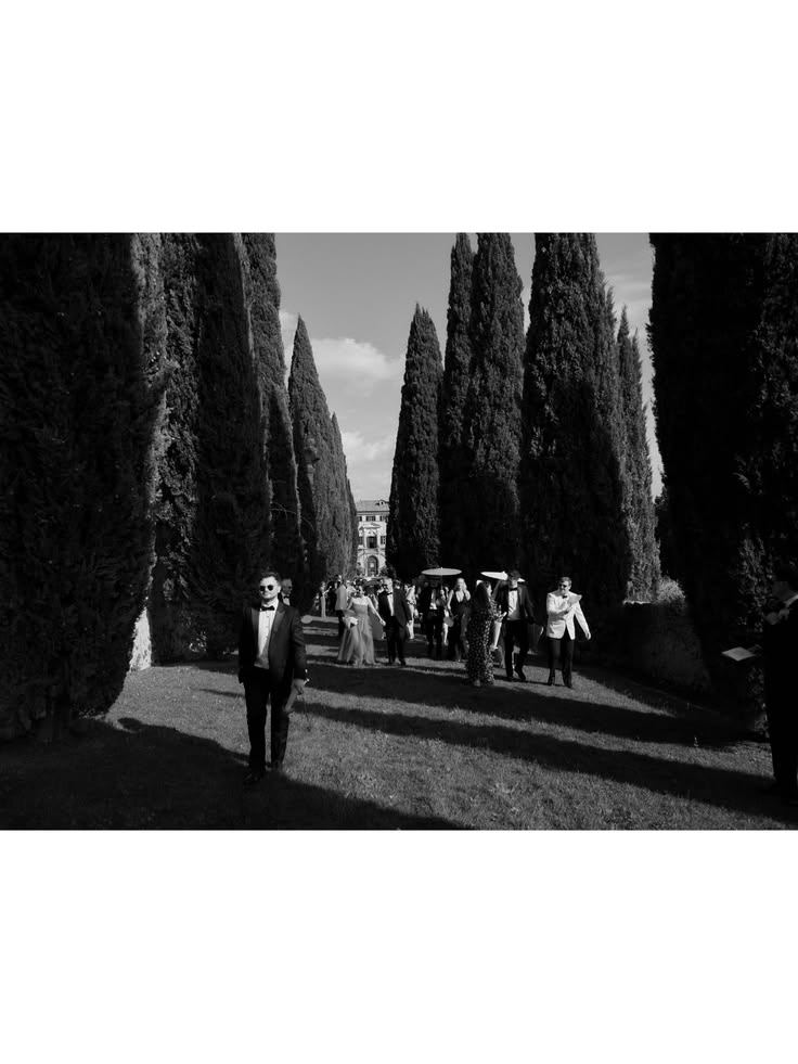 A clean exit 

By @benjaminwheeler @patrese 

#villacetinale