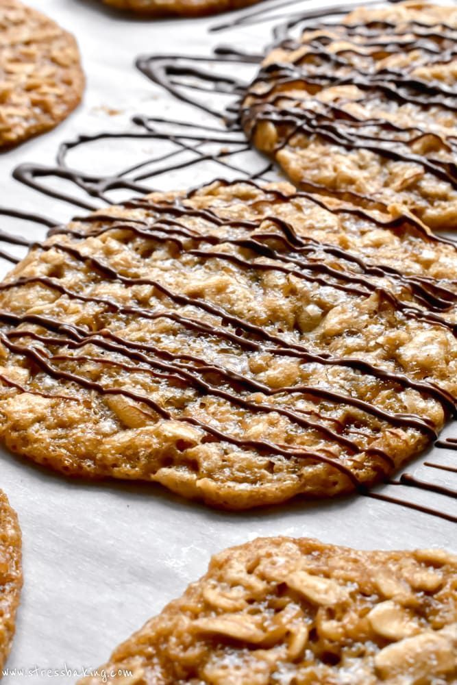 Oatmeal Lace Cookies: These oatmeal lace cookies are thin an