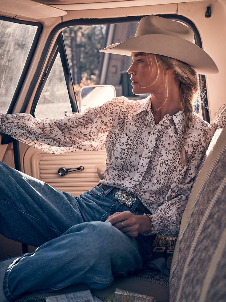 Women's Smocked Sleeve Western Snap Blouse | NEW | Wrangler®