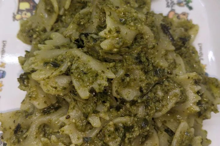 Farfalle in Quick & Easy 5 Min. Walnut-Arugula Pesto - Priya