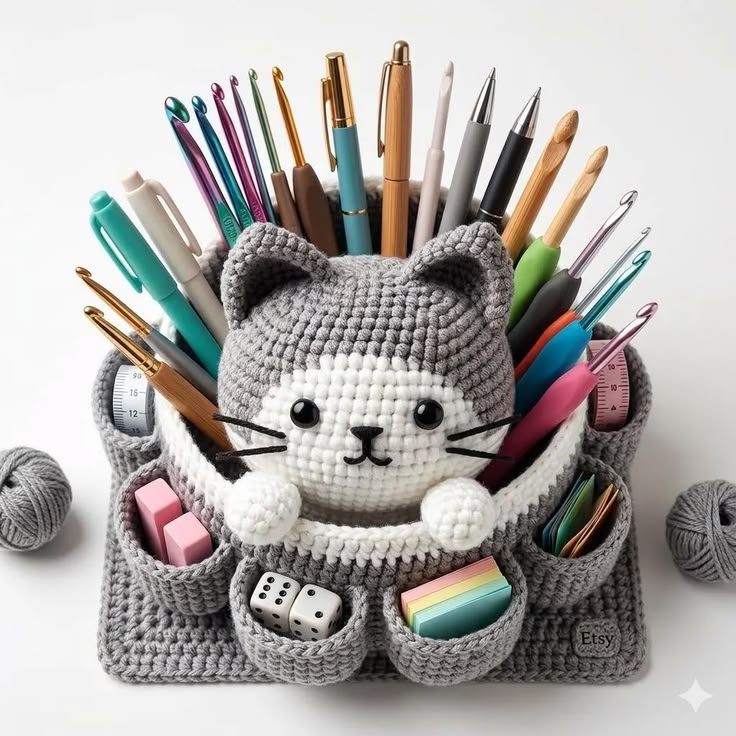 Cozy Cat Craft Keeper Crochet Pattern – Amigurumi Desk Organ