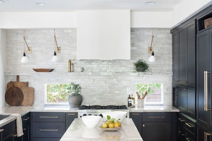 Sitio Granado - kitchen with quartzite floating shelf and Zi