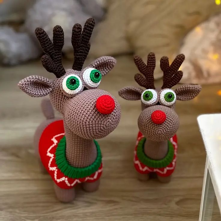 Get into the holiday spirit with this adorable amigurumi rei