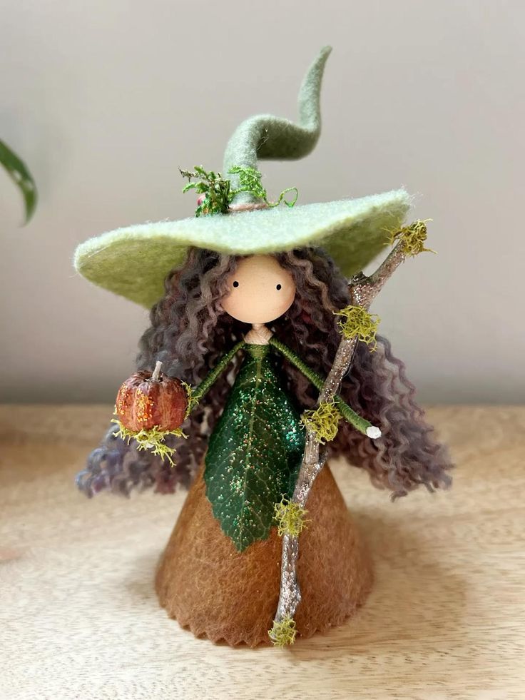This little witchy is already ready for pumpkin season! 🎃 

