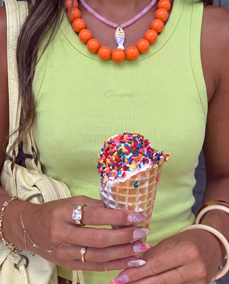🍦🍀🪩🌸