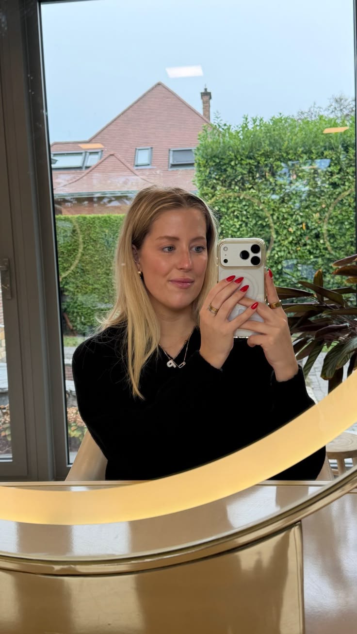 Mon accessoire préféré: mes cheveux 🤍

#tapeextensions #vlog