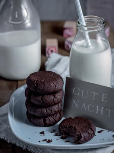 Dunkle Schoko-Cookies: http://kochen.gofeminin.de/rezepte/re