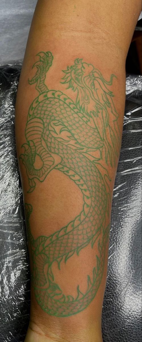 #dragon #dragontattoodesigns #tatts #tattooideas #tattooart 