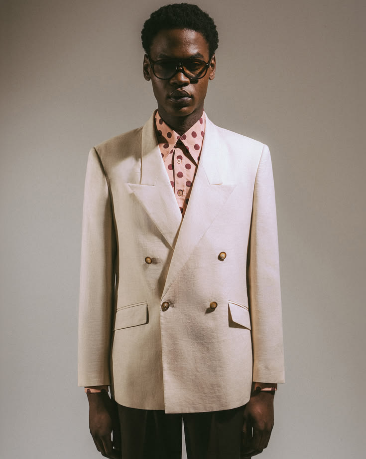 A directional approach to summer tailoring. Cut from lightwe