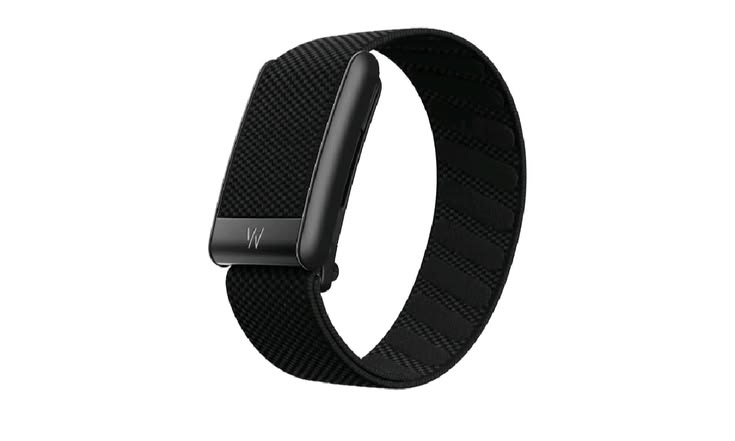 Stay on top of your fitness goals with this sleek and lightw