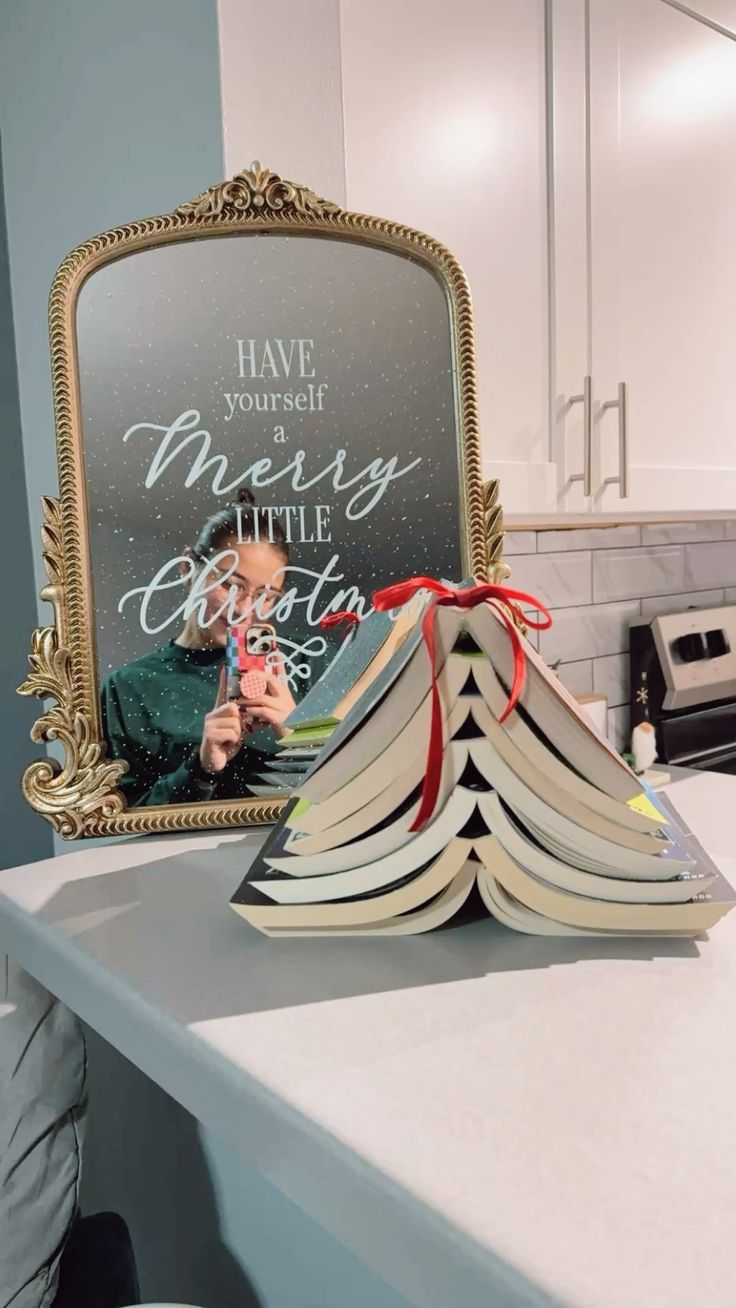 #christmas #christmasdecorideas  #booklover #books #decor #d