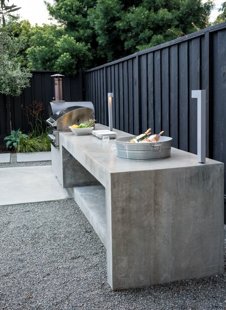 BBQ, pizza oven and plenty of serving counter space - includ