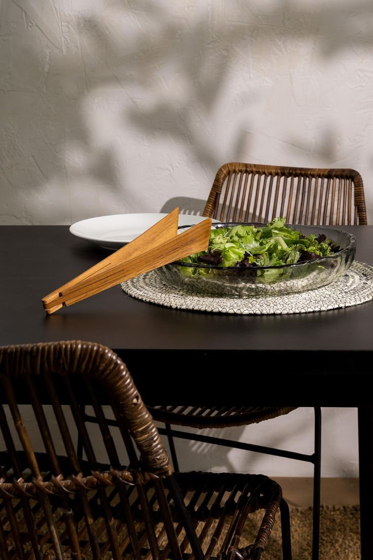 Are you tired of serving up an elegant salad with those meta