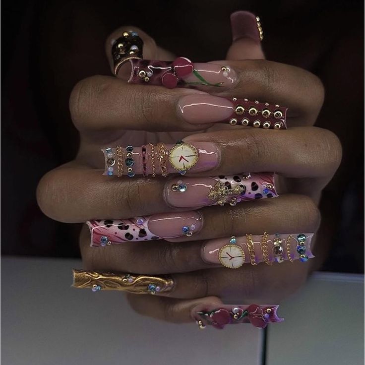 Handmade Extreme Luxury Fashion Press On Nails | Clock Charm