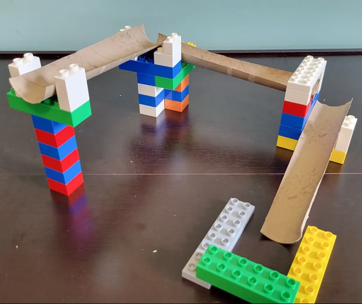 How to Build a Marble Run with LEGO© Duplo and Paper Towel R